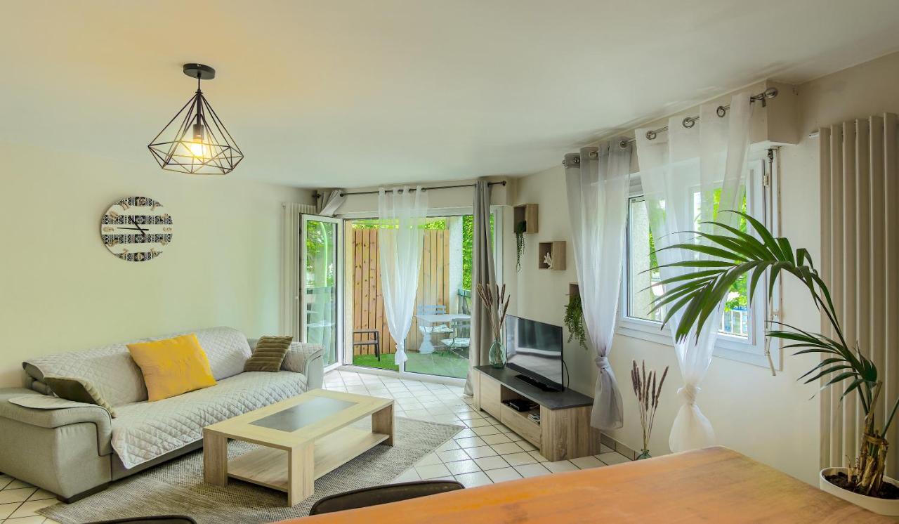 100 Geneve Joli T2 Avec Place De Parking Privee Annecy Exterior photo